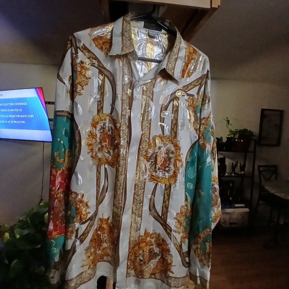 Dress clothes,and pocketbooks,Jewelry